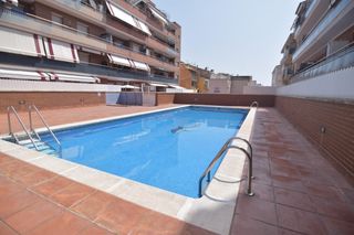 Pis  Sant vicenç. Moderno piso seminuevo en el vendrell con piscina y amplia terra