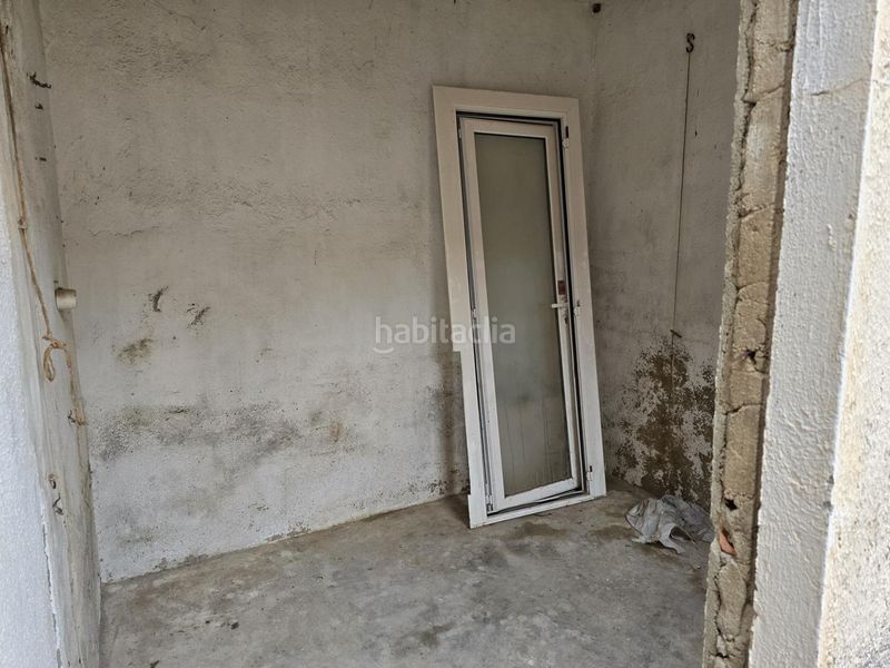 Foto c892cd0f-1118-464c-b378-6c4690feaafb. Casa adossada a Santa Oliva