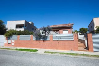 Chalet  Sanera. Chalet independiente con gran terraza en calafell
