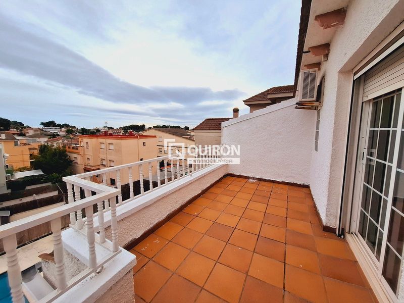 Foto ca80c6b1-7ff1-4ecc-8cda-63533a65e4ed. Casa adossada amb calefacció aparcament piscina a Segur de Calafell