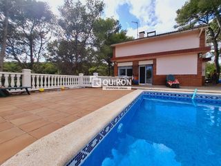 Xalet  Violeta. Chalet independiente con piscina y gran parcela en valldemar  ca