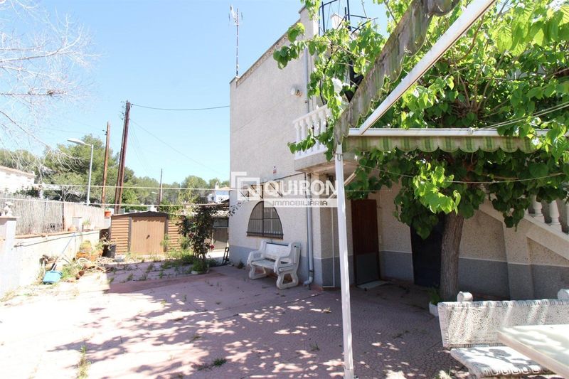 Foto ec690f44-69f9-42e8-9ff4-568d43ea1745. Casa adossada amb calefacció aparcament a Cunit residencial Cunit