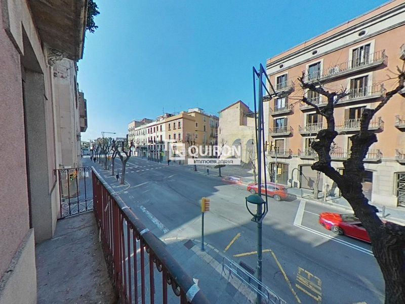 Foto c039a44e-ee94-441a-b897-42a4f2728e29. Edificio en Eixample Tarragona