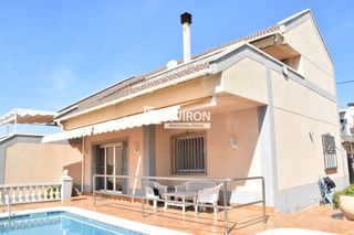 Chalet  Altafulla. Casa con piscina cinco habitaciones en bellamar calafell