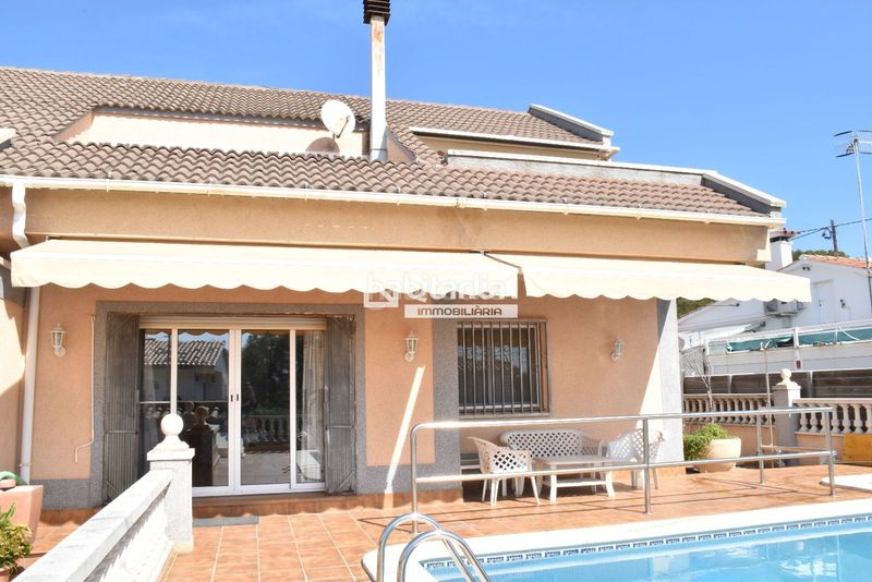 Foto c7044b2d-f829-4cd9-8398-57438541f938. Xalet amb calefacció aparcament piscina a Bellamar Calafell