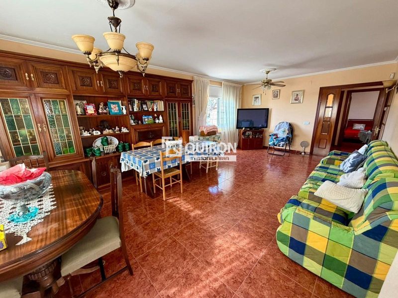 Foto c16b3fe1-70dc-4b70-87bb-4a37c673fb56. Chalet dans Centre Vendrell (El)