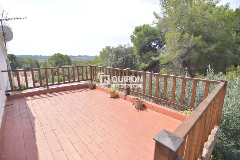 Foto a9f74192-2e78-455e-86f0-d44810f75cb8. Casa amb piscina a Montmell (El)