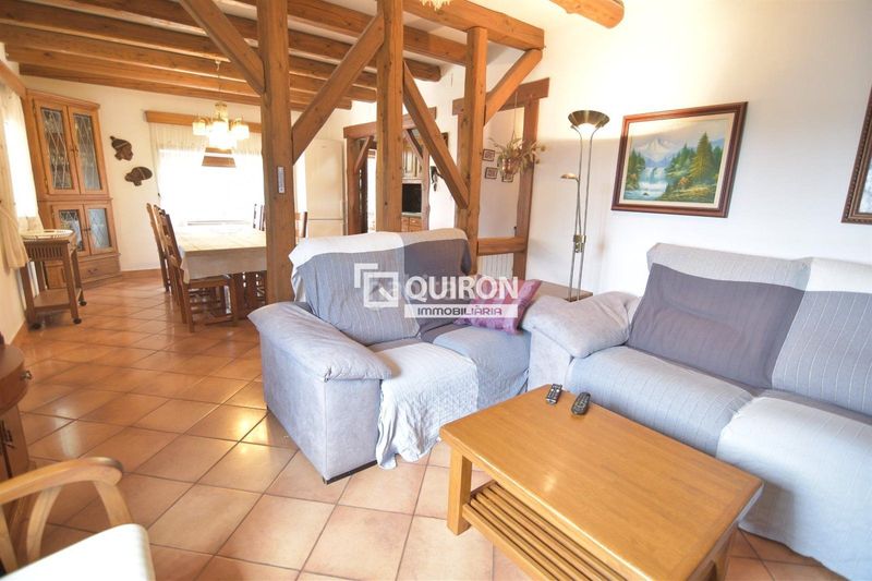 Foto fb021c69-d48c-4466-928a-c3a9d628fd2c. Casa amb piscina a Montmell (El)