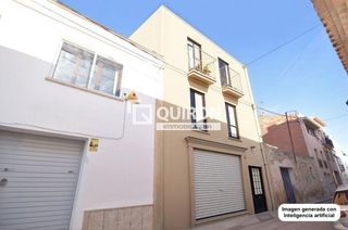 Haus  Plaça la. Oportunidad de inversión estructura de vivienda unifamiliar en c