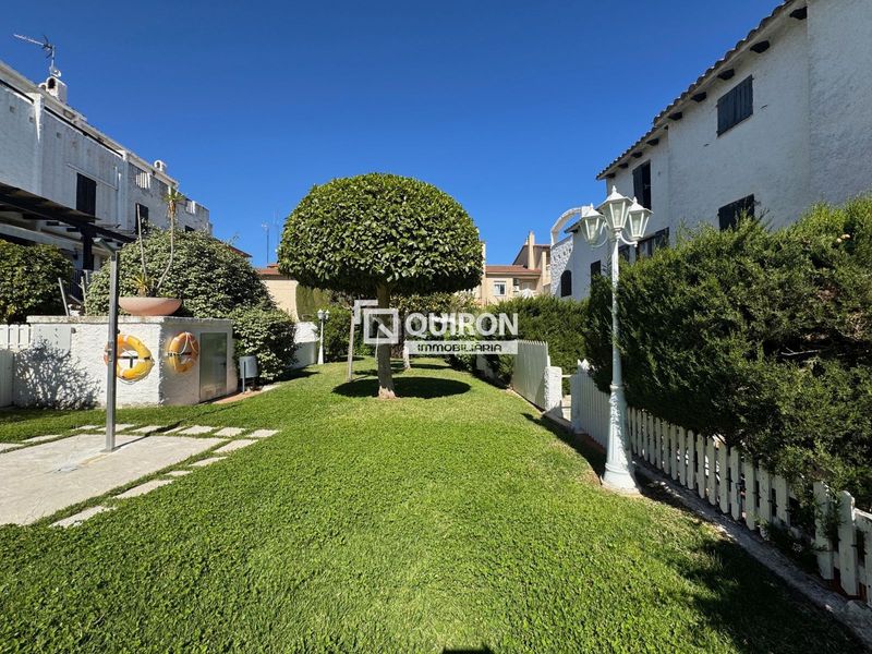 Foto a15a3699-df3d-4ec9-aa1a-f45943ec9cd7. Casa adossada amb calefacció aparcament piscina a Torredembarra