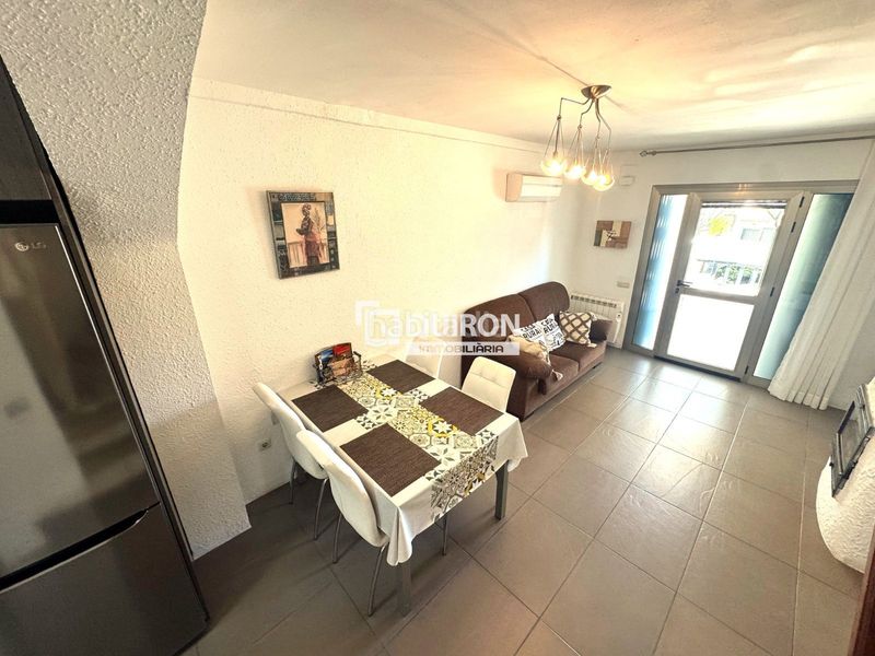 Foto d3797caa-554d-464c-bc4f-dbcc768af958. Casa adossada amb calefacció aparcament piscina a Torredembarra