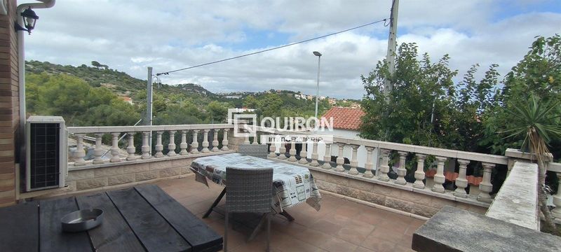 Foto 6fd360da-07ab-4127-85f0-30da63865c8b. Xalet amb calefacció aparcament piscina a Segur de Calafell nucli urbà Segur de Calafell