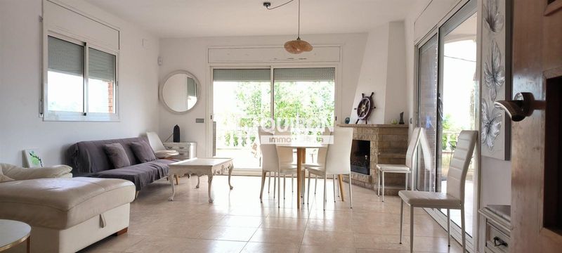 Foto bf91f686-3364-4103-940c-fe48599603b0. Xalet amb calefacció aparcament piscina a Segur de Calafell nucli urbà Segur de Calafell