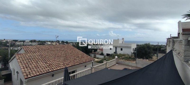 Foto c50c1c54-7a6e-42a5-8df8-8fc179327664. Xalet amb calefacció aparcament piscina a Segur de Calafell nucli urbà Segur de Calafell