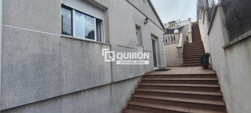 Foto e61e7a9d-6509-4f2d-8a33-6ca35b3af8d2. Xalet amb calefacció aparcament piscina a Segur de Calafell nucli urbà Segur de Calafell