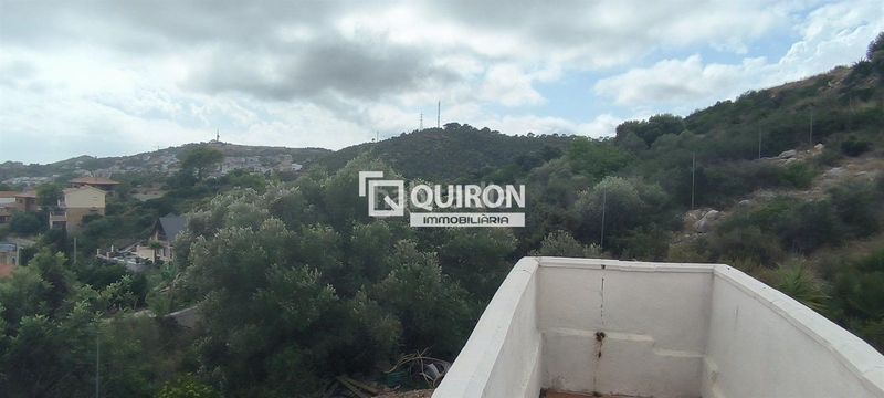 Foto f9acb691-3c9a-4aa6-8415-b921e3906e3f. Xalet amb calefacció aparcament piscina a Segur de Calafell nucli urbà Segur de Calafell