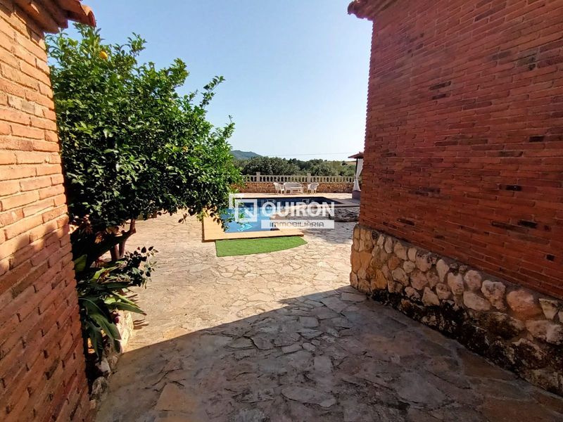 Foto 24136c08-c3c8-4fc3-ae15-1504ee71a1e9. Xalet amb calefacció piscina a Bràfim