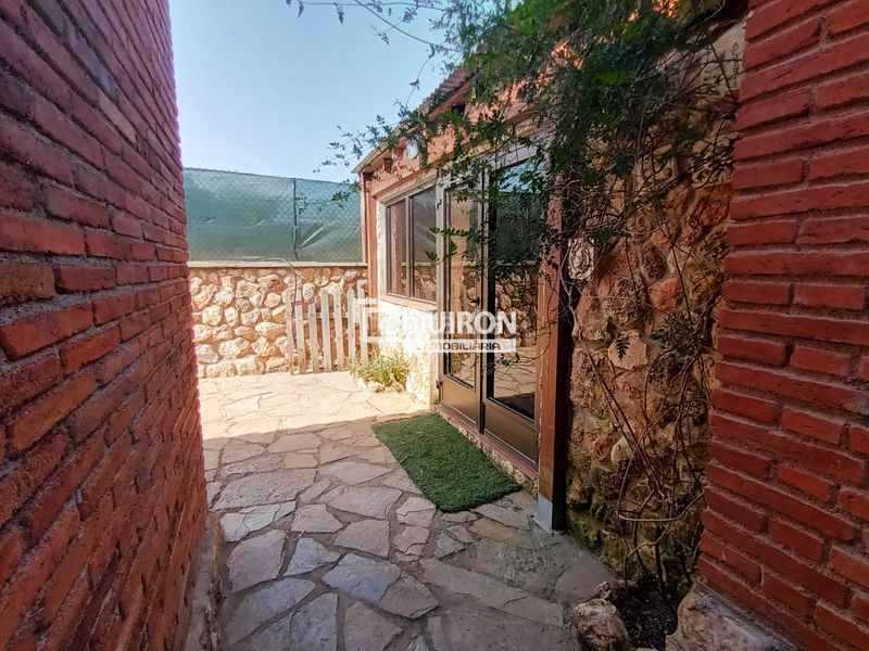 Foto bcde605a-653b-468f-8d30-1299a2e9f705. Xalet amb calefacció piscina a Bràfim