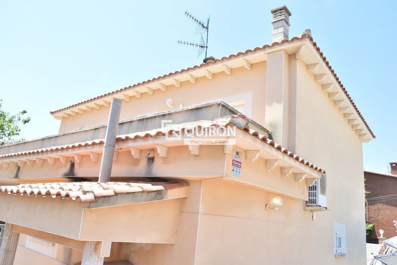 Foto c8876a9e-342c-456a-ab83-88d028e12493. Xalet amb calefacció aparcament piscina a Bonavista Vendrell (El)