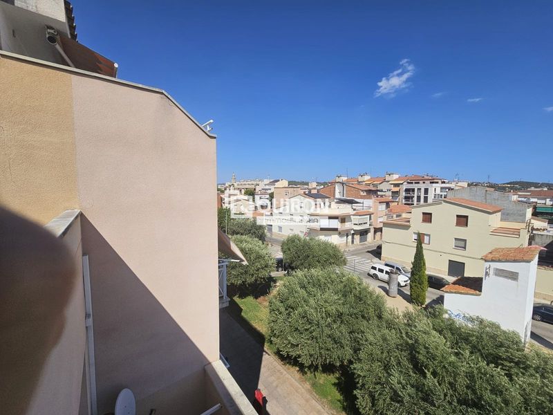 Foto b96fb575-8219-4aa7-b74b-929053e22324. Casa adossada amb calefacció a Centre Vendrell (El)