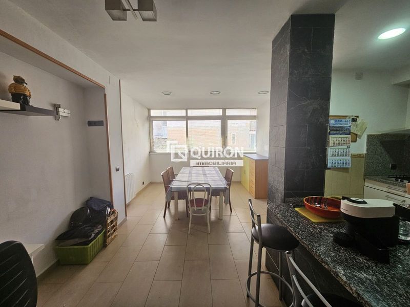 Foto c9897c3b-8d4a-484c-93fb-c7ebb6177158. Casa adossada amb calefacció a Centre Vendrell (El)