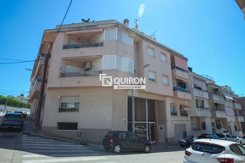 Foto a95bd9ae-84fa-490e-8559-8c7f793b6b70. Pis amb calefacció aparcament a Calafell poble Calafell