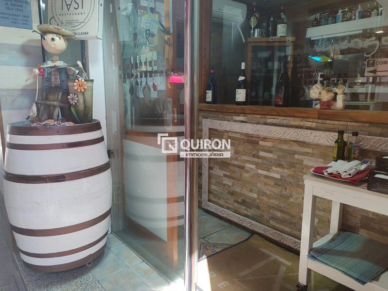 Foto 28de35d4-c5f7-48f4-9683-1cbb3d5eb92f. Local comercial a Centre Castelldefels