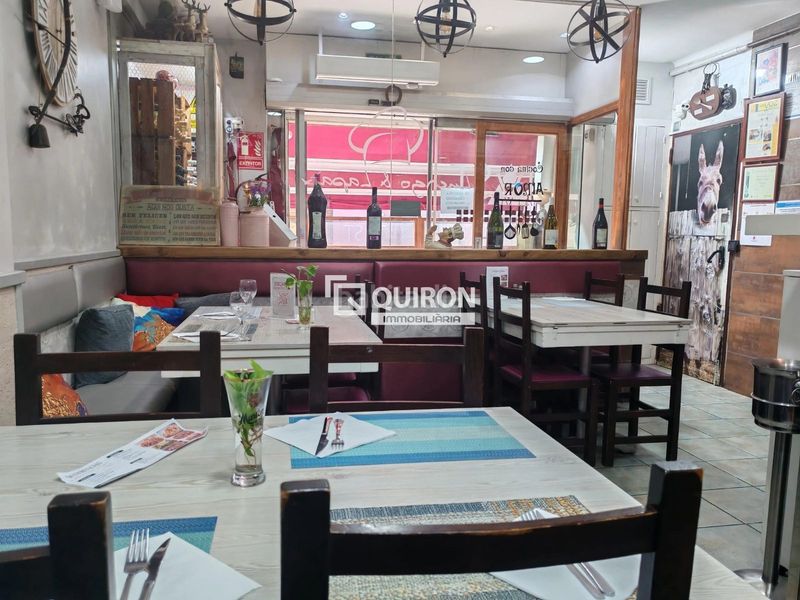Foto fdde9f0f-5f6c-433f-8f97-c02a5c71c4fe. Local comercial a Centre Castelldefels