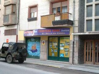 Alquiler Local Comercial en Cangas de Onís. Estupendo bajo comercial