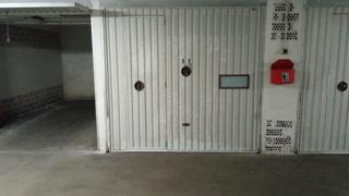 Aparcament cotxe a Jose ramon zaragoza 12. Venta de dos plazas de garaje cerradas