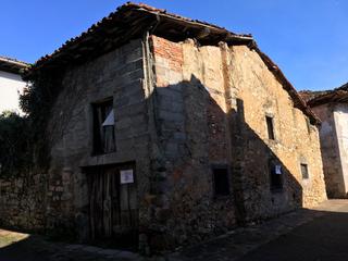 Maison à Onís. Cuadra en el núcleo urbano de benia de onis