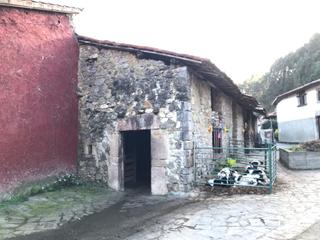 Casa a Ribadesella. Cuadras de piedra cerca de la playa