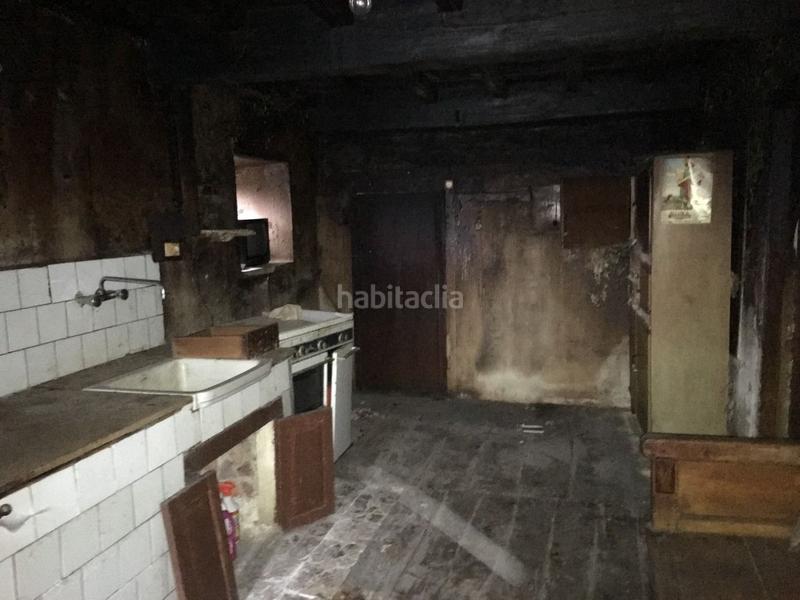 Foto 6ba14f08-8bc6-47a1-a193-a7fa6dc6b806. Casa  para reformar con terreno de 400 m2 en Amieva