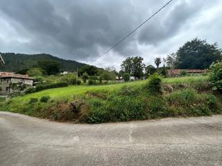 Terreny residencial a Cangas de Onís. Finca edificable al lado de arriondas