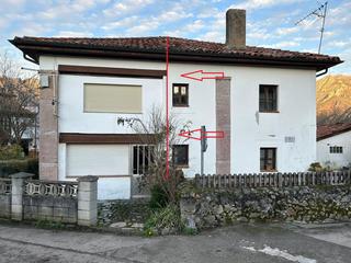 Maison à Cangas de Onís. Casa con patio entre arriondas y ribadesella