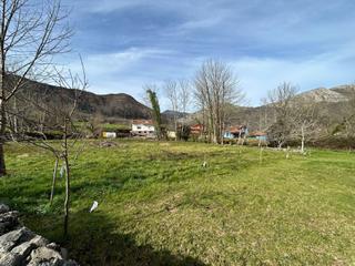 Terreny residencial a Cangas de Onís. Finca edificable situada entre arriondas y ribadesella
