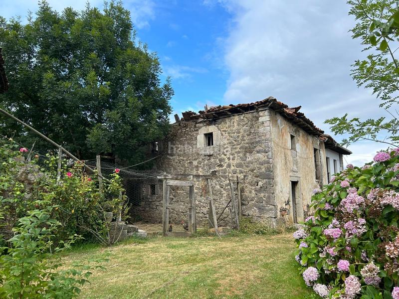 Foto d6e630e7-f8b1-457a-a418-984854521dc7. Maison dans Parres