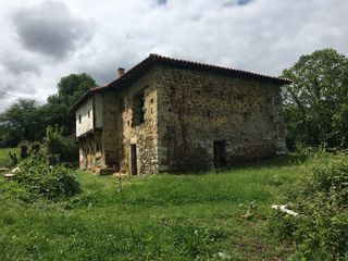 Casa  Granda. Venta de edificio de piedra para rehabilitar en finca de  7.000