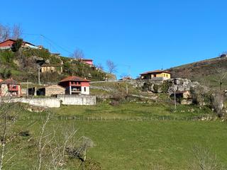 Maison  Gamonedo de onís. Conjunto formado por 2 apartamentos turísticos, 2 cuadras y finc