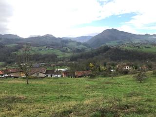 Terreno residencial en Parres. Finca edificable parcelable cerca de arriondas