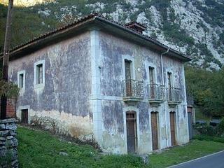 Casa  Sellaño. Casa para reformar de 91 m2 de planta con terreno de 3010 m2
