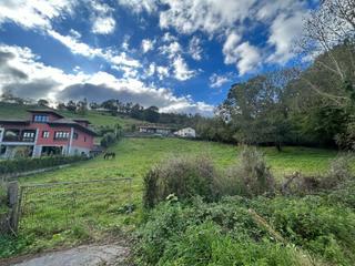 Terreno residencial en Parres. Finca edificable cerca de cangas de onis