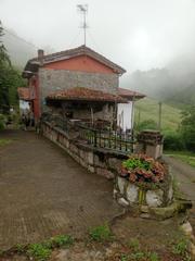 Maison à Cangas de Onís. Casa individual en pueblo alto con vistas.