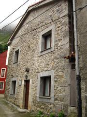 Casa a Cabrales. Casa de piedra en plenos picos de europa