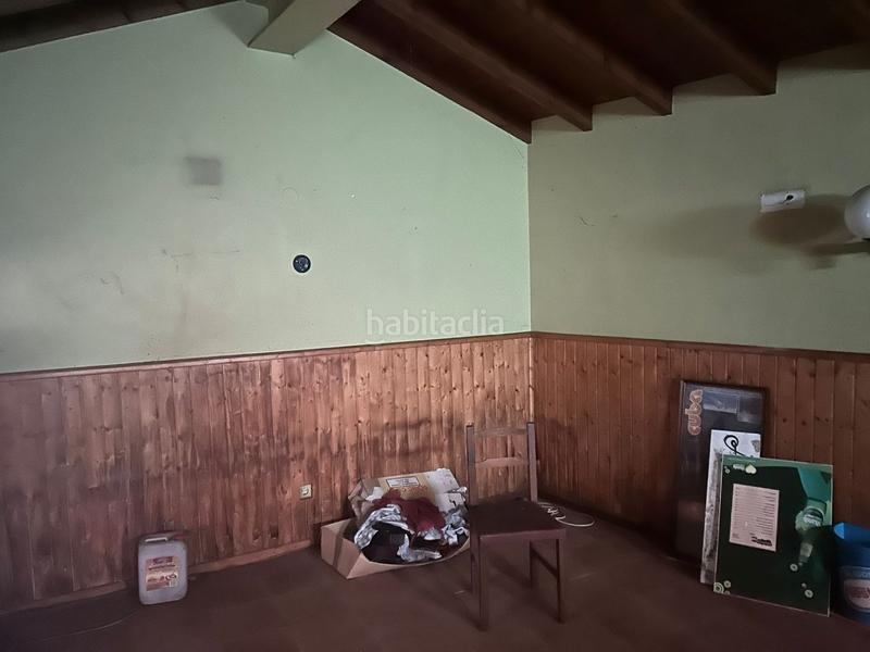 Foto 1b2cb1fc-7d18-44be-9225-81658dbb3030. Édifice dans Parres