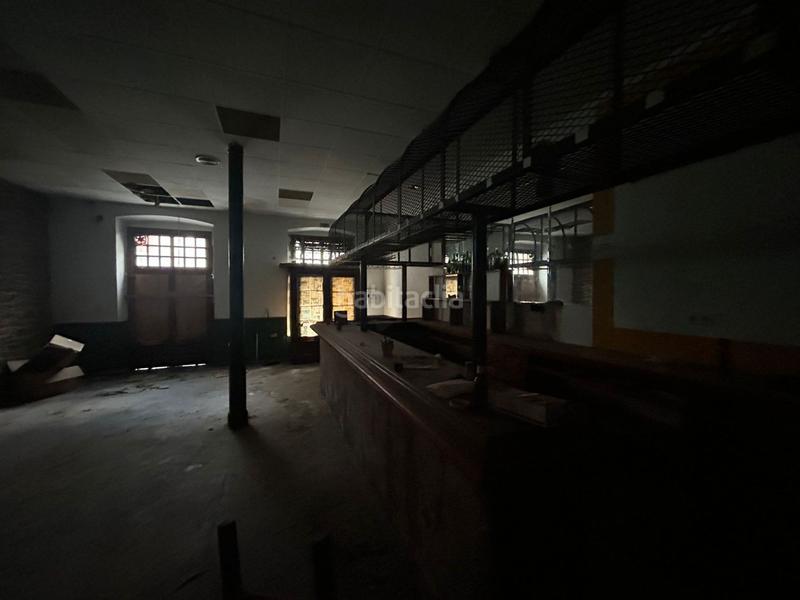 Foto 412fbfce-a135-4152-a317-3cf76dbe49df. Édifice dans Parres