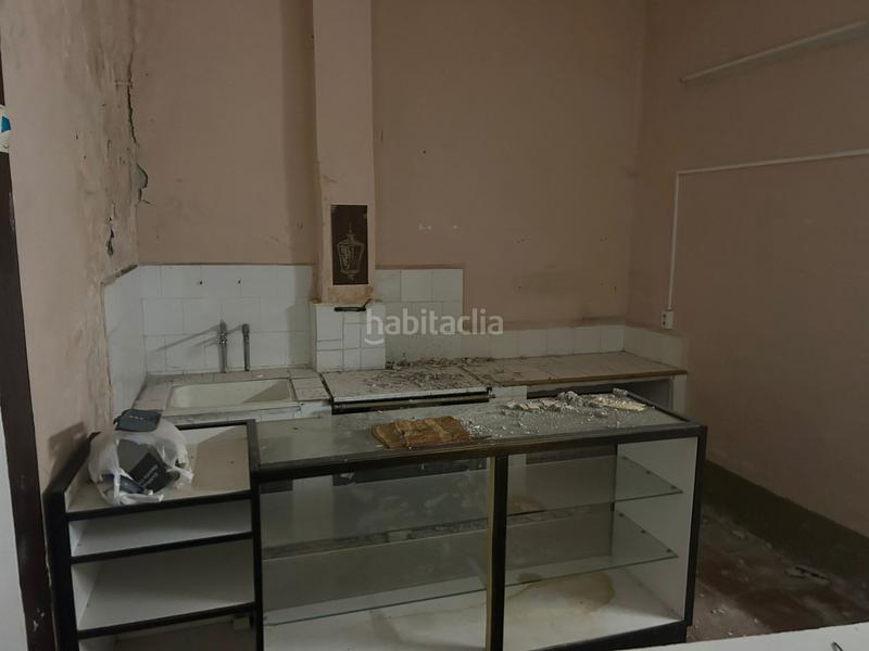 Foto 4ebf1b85-9d28-4e55-a9bc-b3cea4f6e61d. Édifice dans Parres