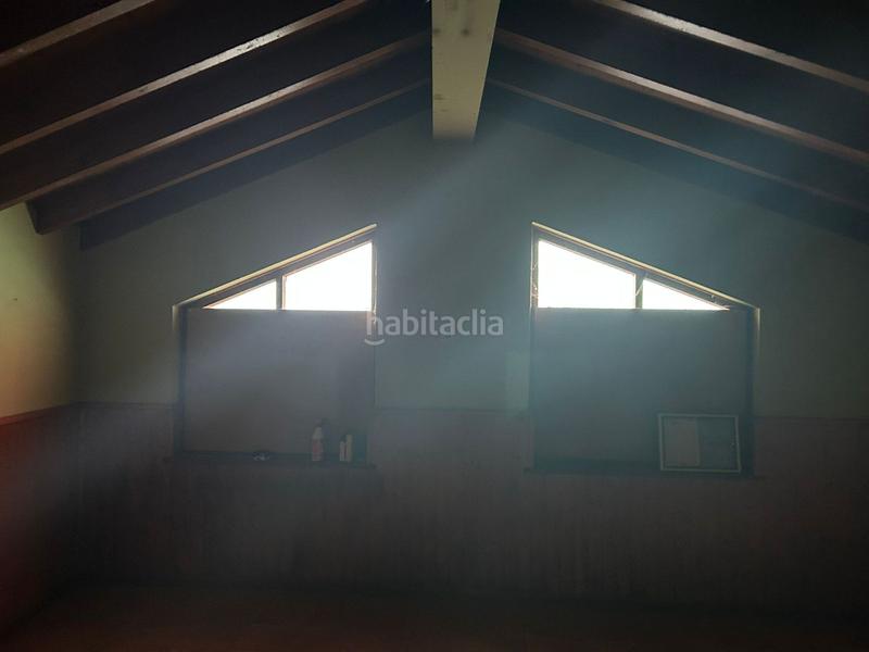 Foto 890ea867-038f-443e-960a-03ba6c71e8c2. Édifice dans Parres