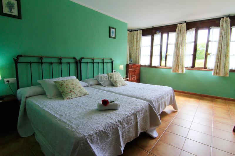 Foto 09ed7e5d-7cea-4a3d-93ee-4c0b4f8f6bc8. Édifice dans Parres