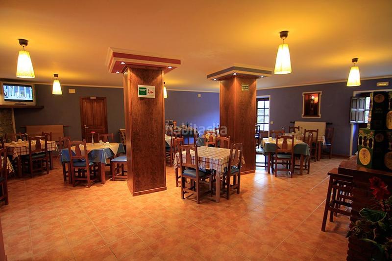 Foto 4faa3bd6-8b8f-4844-ab1b-f03f7b0a0ef7. Édifice dans Parres